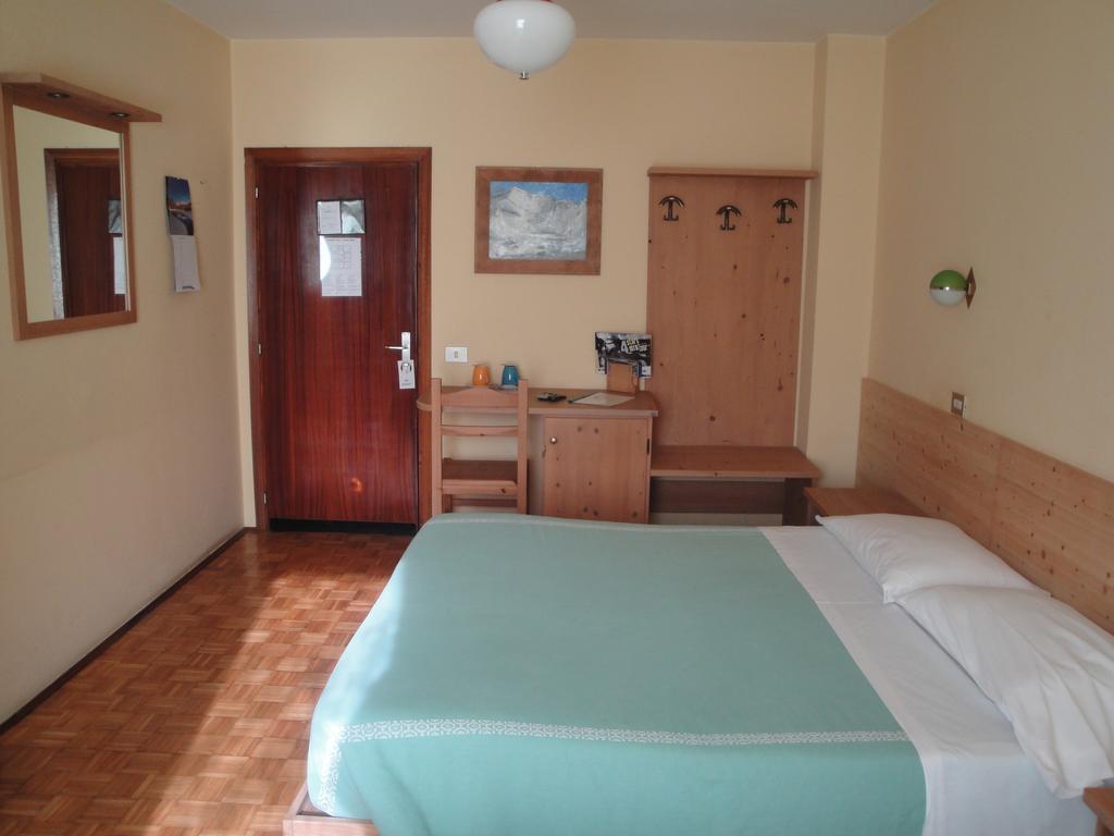 Hotel Viola Valdidentro Luaran gambar